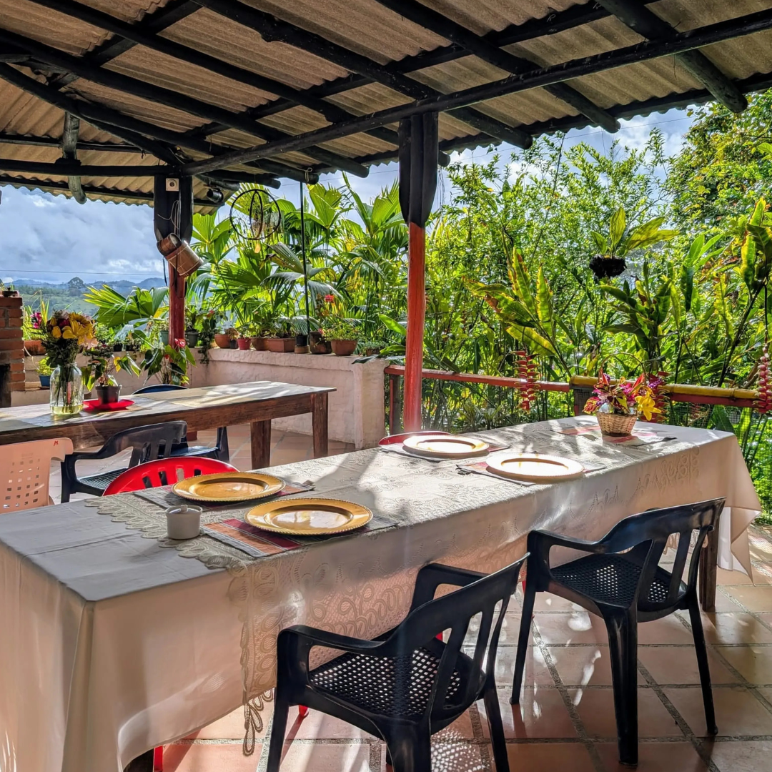 balcon comedor hostal pachamama